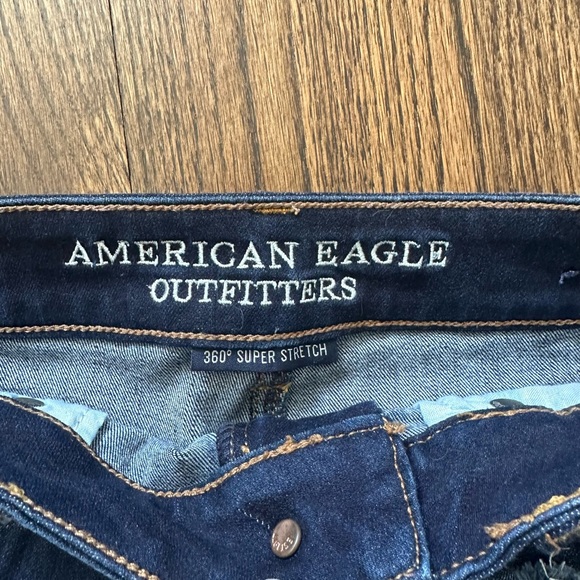 American Eagle High Rise Ripped Short - Picture 3 of 4